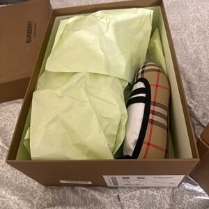 Toddler girls Burberry shoes